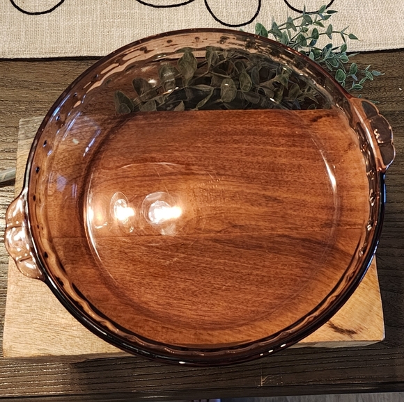 Pyrex Other - Pyrex pie dish 9.5"